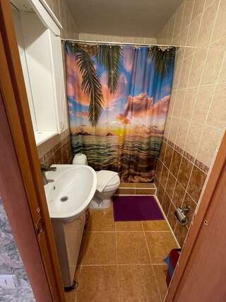 Гостевой дом Дом туриста Миллерово Номер стандарт с 2 односпальными кроватями-5