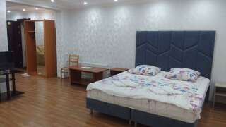 Гостевой дом Дом туриста Миллерово Номер стандарт семейный-1