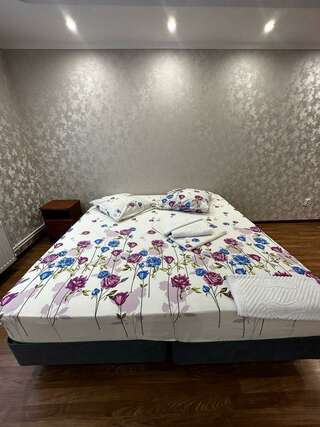 Гостевой дом Дом туриста Миллерово Номер стандарт семейный-5