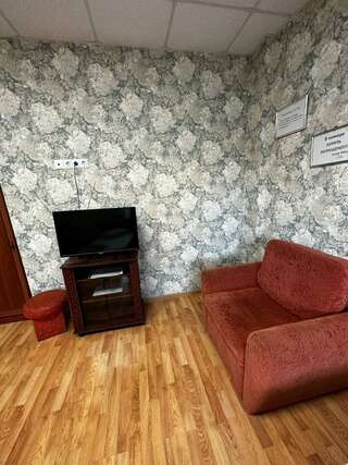 Гостевой дом Дом туриста Миллерово Номер эконом с 3 односпальными кроватями-7