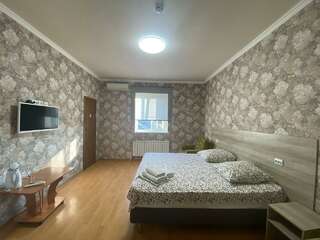 Гостевой дом Дом туриста Миллерово Номер стандарт улучшенный с 1 двуспальной кроватью-5